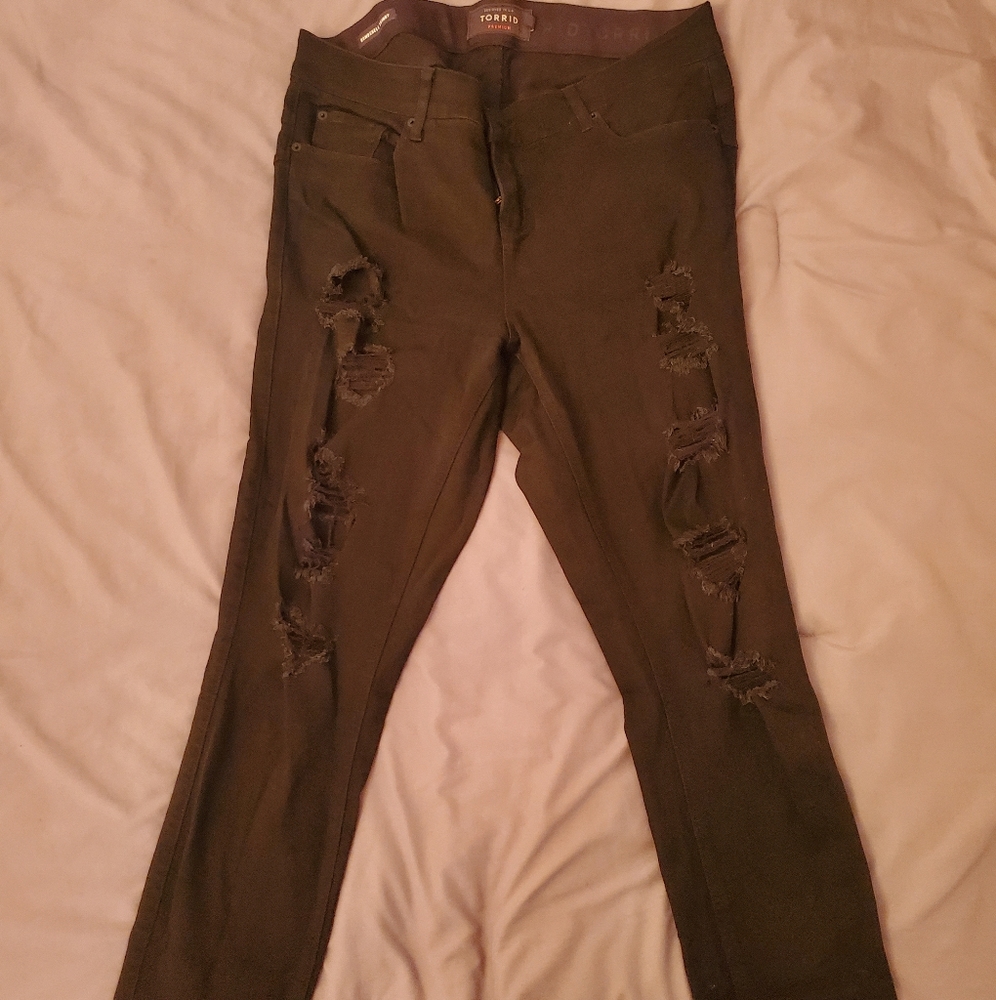 Torrid Black Bombshell Skinny Jeans size 16T